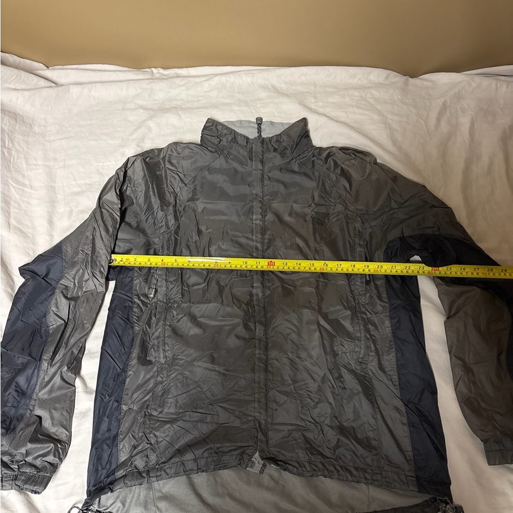 The North Face Men's Gray and Black Windbreaker - Picture 2 of 5